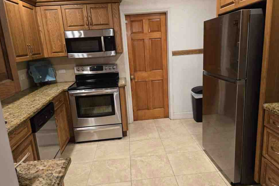 miami shores, fl kitchen before fix-and-flip